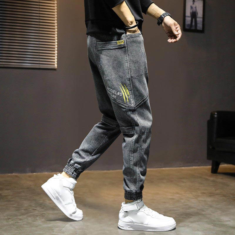 Men's Casual Hiking Jeans With Large Pockets