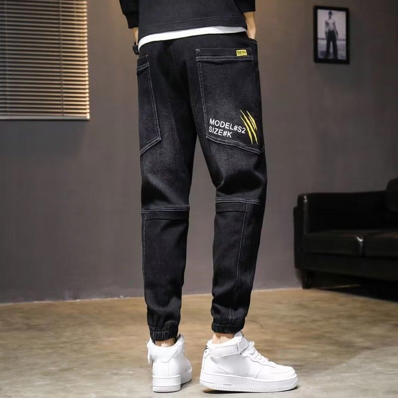 Men's Casual Hiking Jeans With Large Pockets
