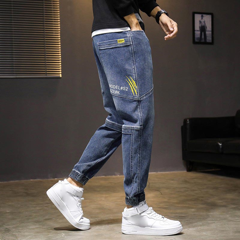 Men's Casual Hiking Jeans With Large Pockets