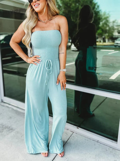 The latest off-shoulder waist jumpsuit