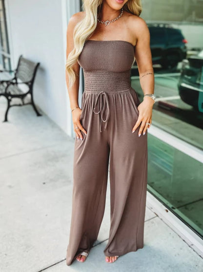 The latest off-shoulder waist jumpsuit