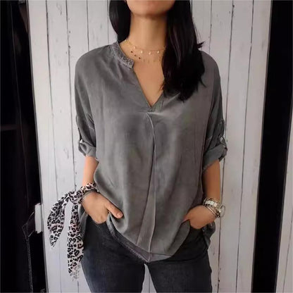 💝Casual Breathable Solid Color V-Neck Top