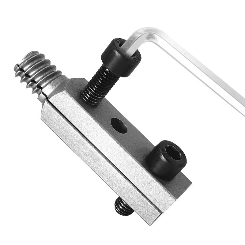 Večnamensko orodje za odstranjevanje zlomljenih cevi