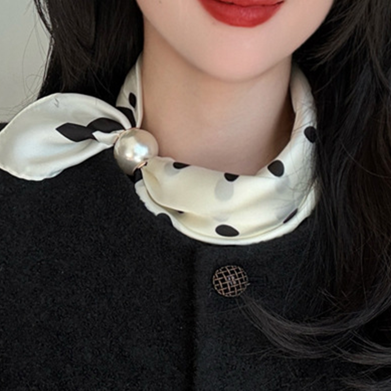 📢📢LIMITED-TIME 50% OFF!!🌸No-Tie Magnetic Pearl Clasp Soft Scarf💟Everyday Versatile Pieces