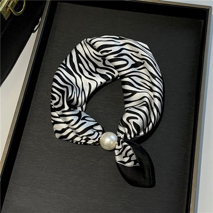 📢📢LIMITED-TIME 50% OFF!!🌸No-Tie Magnetic Pearl Clasp Soft Scarf💟Everyday Versatile Pieces