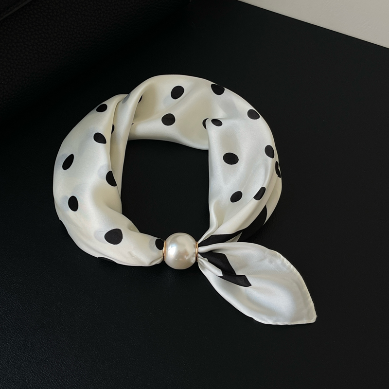 📢📢LIMITED-TIME 50% OFF!!🌸No-Tie Magnetic Pearl Clasp Soft Scarf💟Everyday Versatile Pieces