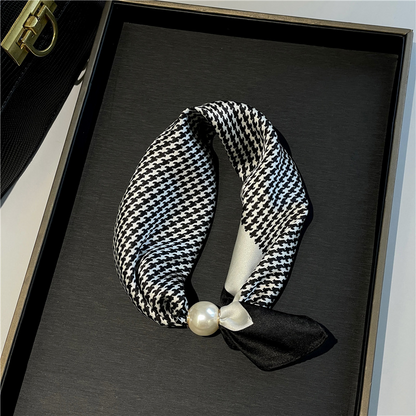 📢📢LIMITED-TIME 50% OFF!!🌸No-Tie Magnetic Pearl Clasp Soft Scarf💟Everyday Versatile Pieces