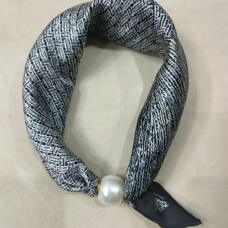 📢📢LIMITED-TIME 50% OFF!!🌸No-Tie Magnetic Pearl Clasp Soft Scarf💟Everyday Versatile Pieces