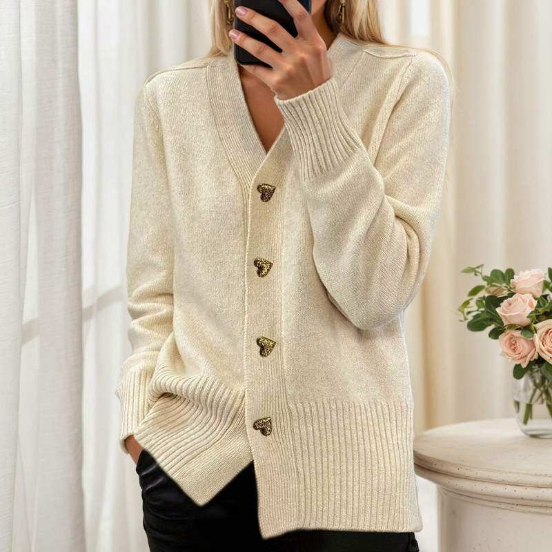 🧥Seasonal Style - Knit Cardigan with V-Neckline & Heart Accents – Cozy Warmth & Easy Pairing with Jeans or Dresses