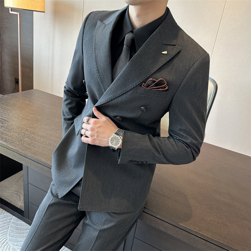 Traje formal ajustado para hombre